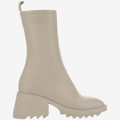 Chloé Beige Round-toe Boots In Neutral