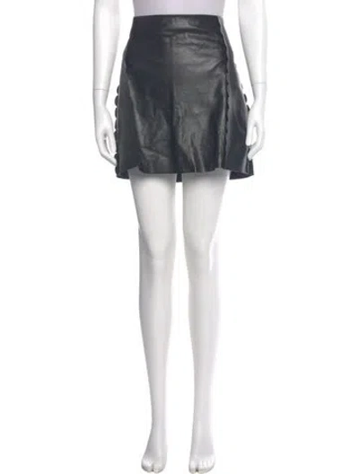 Pre-owned Chloé Calf Leather Mini Skirt In Black