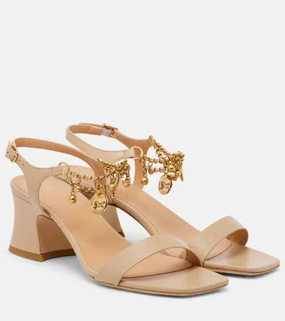 Chloé Charms Leather Sandals In Gold