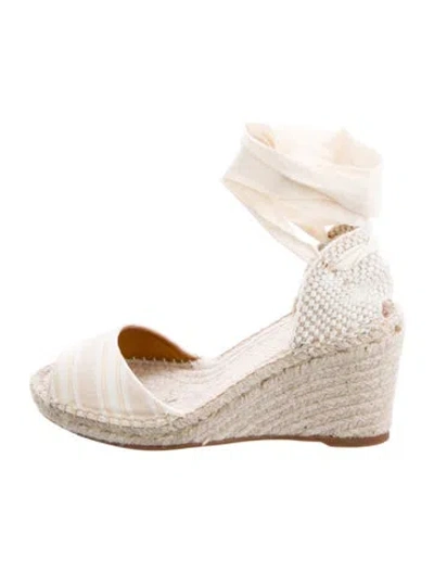 Pre-owned Chloé D'orsay Pumps In Gold