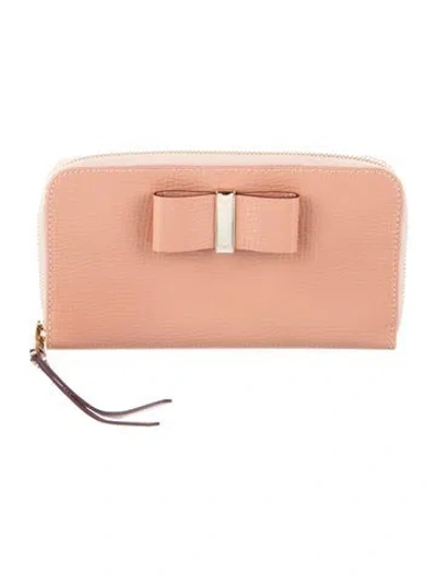 Pre-owned Chloé Embossed Leather Wristlet In Pink