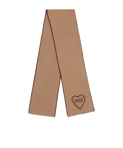 Chloé Encoeur Logo Knit Scarf In Neutral
