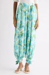 Chloé Floral-print Silk-jacquard Cropped Pants In Blue