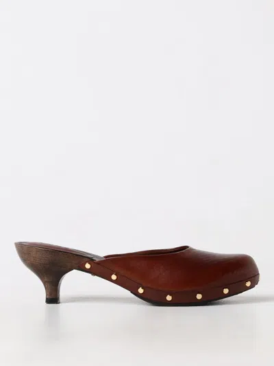 Chloé Judith Studded Leather Clogs In Braun