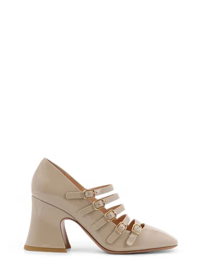 Chloé Janis Patent Leather Decolleté In Brown