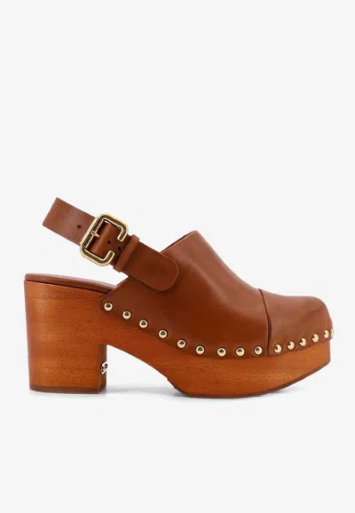 Chloé Jeannette 80 Wedge Clogs In Brown
