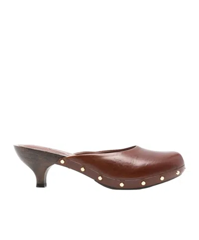 Chloé Judith Studded Leather Clogs In Braun
