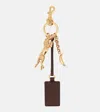 Chloé Kerala 25 Tag Charm In Brass Gold Size Onesize 100% Bronze In Gold