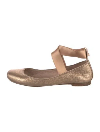 Pre-owned Chloé Leather Ballet Flats In Gold