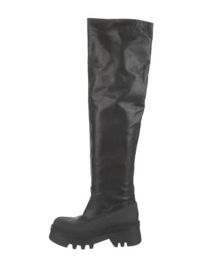 Pre-owned Chloé Leather Boots In Black