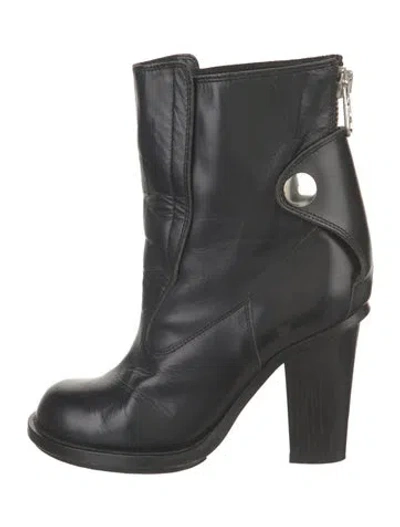 Pre-owned Chloé Leather Boots In Black