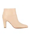 Chloé Leather Boots In Beige