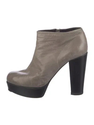 Pre-owned Chloé Leather Boots In Neutral