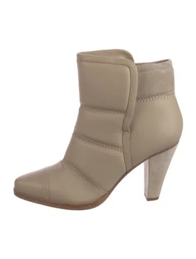 Pre-owned Chloé Leather Boots In Neutral