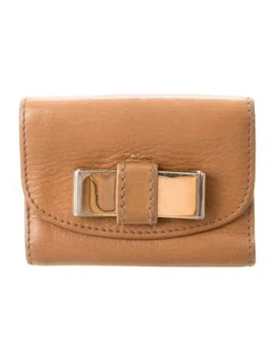 Pre-owned Chloé Leather Compact Wallet In Neutral