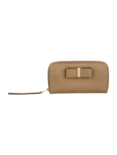 Pre-owned Chloé Leather Continental Wallet In Neutral