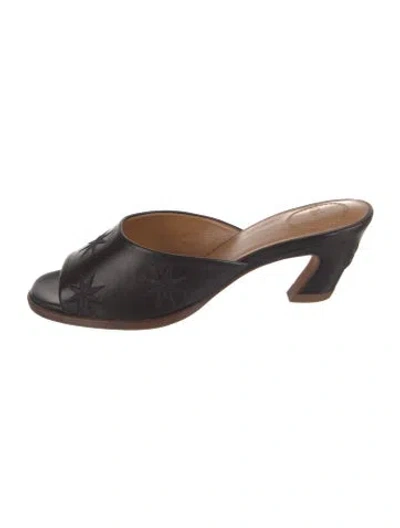 Pre-owned Chloé Leather Embroidered Accent Slides In Black