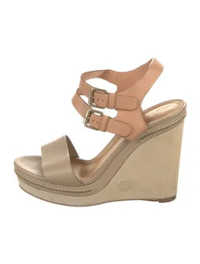 Pre-owned Chloé Leather Espadrilles In Neutral