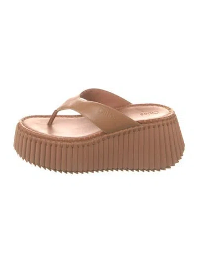 Pre-owned Chloé Leather Flip Flops In Brown