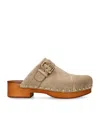 Chloé Jeannette Buckle Detailed Studded Clogs In Neutral