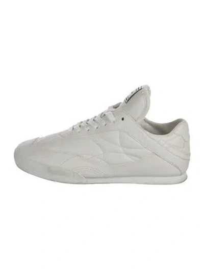 Pre-owned Chloé Leather Lasercut Accents Sneakers In White