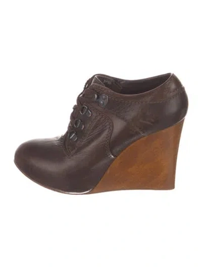 Pre-owned Chloé Leather Pumps In Brown