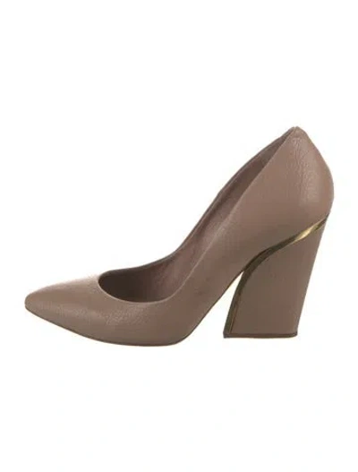 Pre-owned Chloé Leather Pumps In Neutral