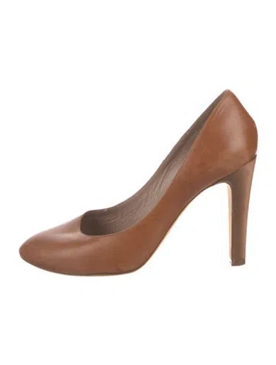 Pre-owned Chloé Leather Pumps In Neutral