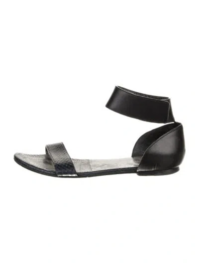 Pre-owned Chloé Leather Sandals In Black