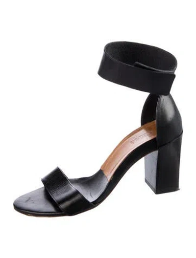Pre-owned Chloé Leather Sandals In Black