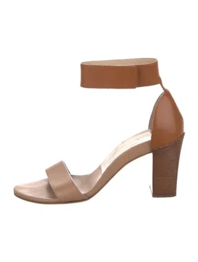 Pre-owned Chloé Leather Sandals In Neutral