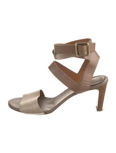 Pre-owned Chloé Leather Sandals In Neutral