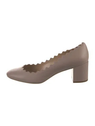 Pre-owned Chloé Leather Scalloped Accent Pumps In Neutral