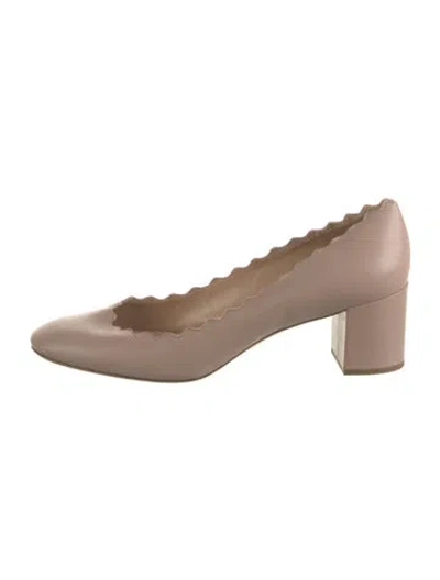 Pre-owned Chloé Leather Scalloped Accent Pumps In Neutrals