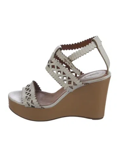 Pre-owned Chloé Leather Scalloped Accent Sandals In White