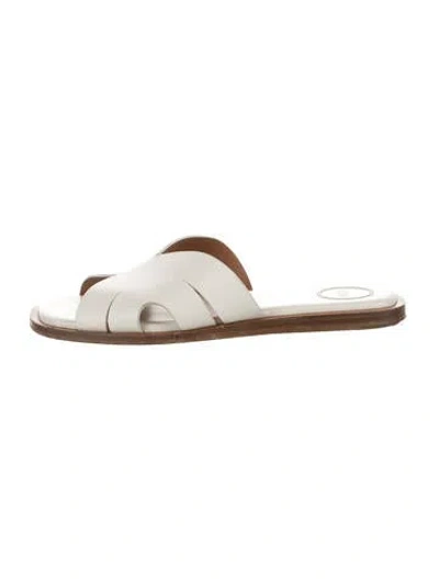 Pre-owned Chloé Leather Slides In Neutral