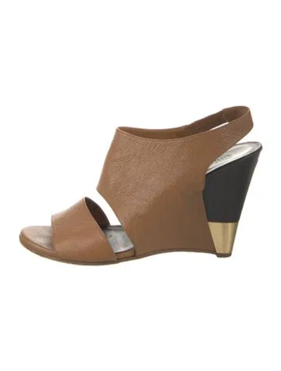 Pre-owned Chloé Leather Slingback Sandals In Brown