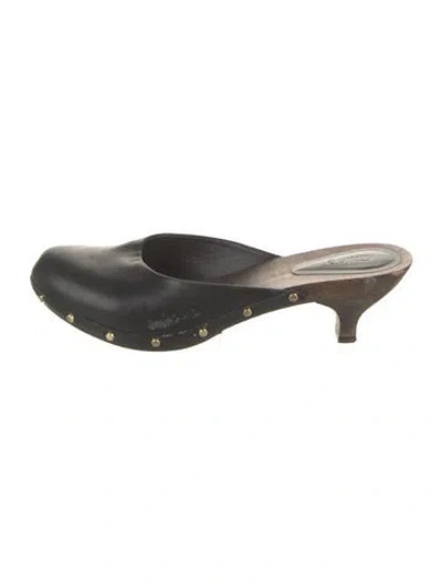 Pre-owned Chloé Leather Studded Accents Mules In Black