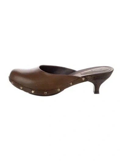 Pre-owned Chloé Leather Studded Accents Mules In Brown