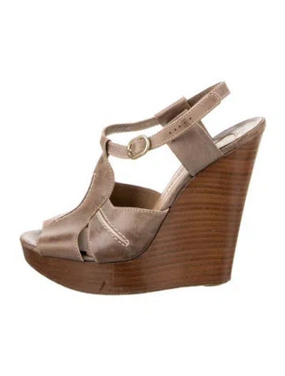 Pre-owned Chloé Leather T-strap Pumps In Brown