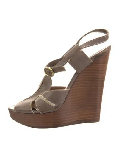 Pre-owned Chloé Leather T-strap Sandals In Brown