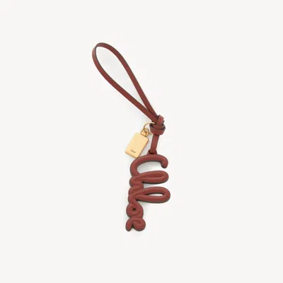 Chloé Logo Bag Charm In Shiny Leather In Brown