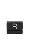 Chloé Logo-buckle Leather Wallet In Black