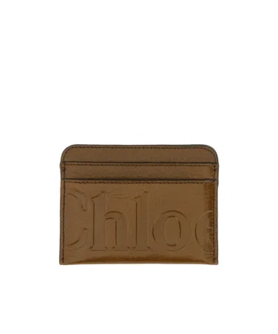 Chloé Logo Embossed Cardholder In Brown