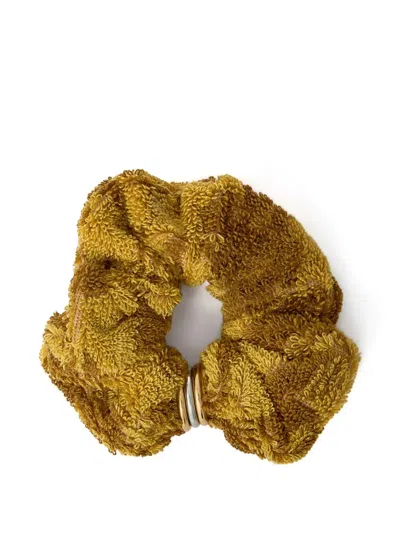 Chloé Logo Engraved Scrunchie In Gold