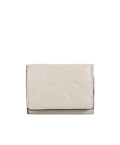 Chloé Logo Wallet In Neutral