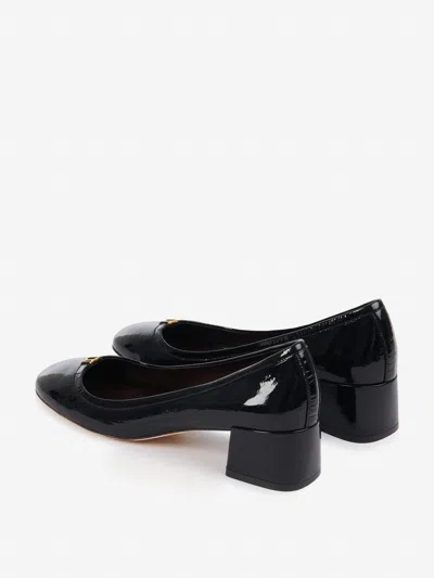 Chloé Marcie Embellished Patent-leather Pumps In Black