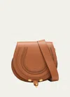 Chloé Marcie Medium Saddle Crossbody Bag In Grained Calfskin In Tan
