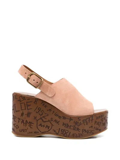 Chloé Maxime Wedge Buckle Sandals In Pink