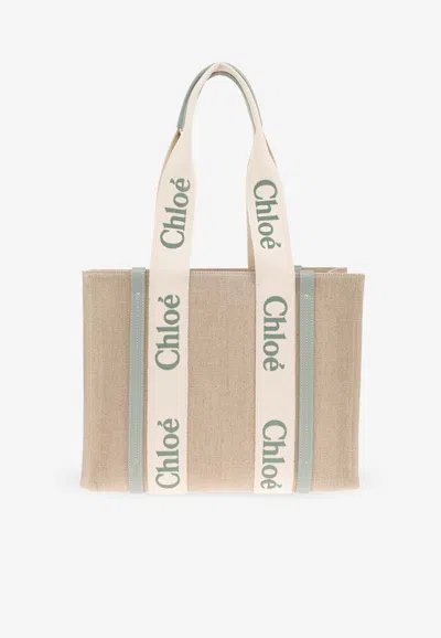 Chloé Medium Woody Linen Tote Bag In Sand